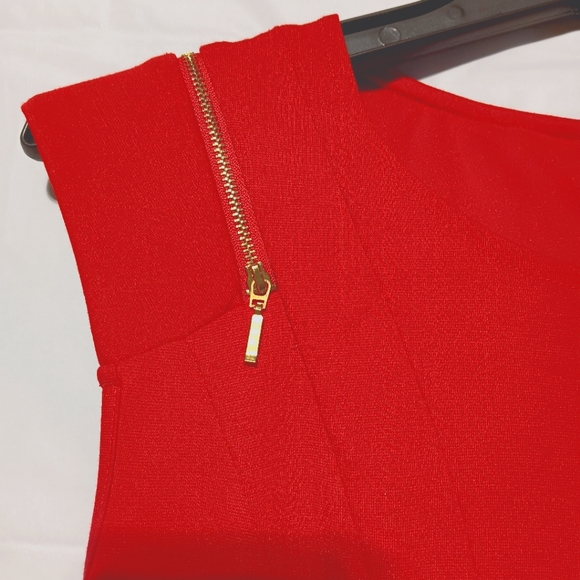 Spense Petite EUC Gorgeous Red Dress, Zipper Details On Shoulders, Sz 8P - Picture 3 of 13